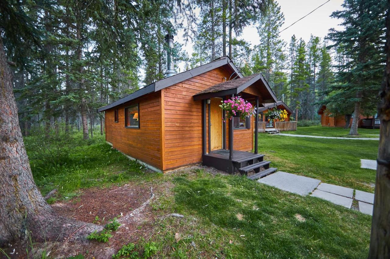 Castle Mountain Chalets ภายนอก รูปภาพ