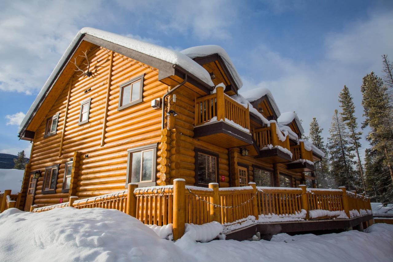 Castle Mountain Chalets ภายนอก รูปภาพ