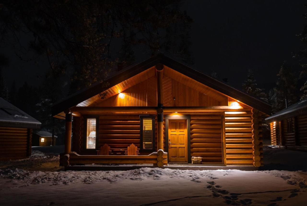 Castle Mountain Chalets ภายนอก รูปภาพ