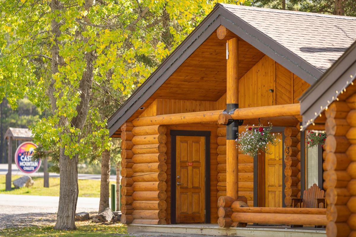 Castle Mountain Chalets ภายนอก รูปภาพ