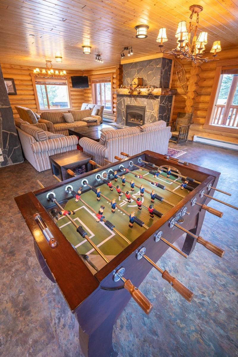 Castle Mountain Chalets ภายนอก รูปภาพ