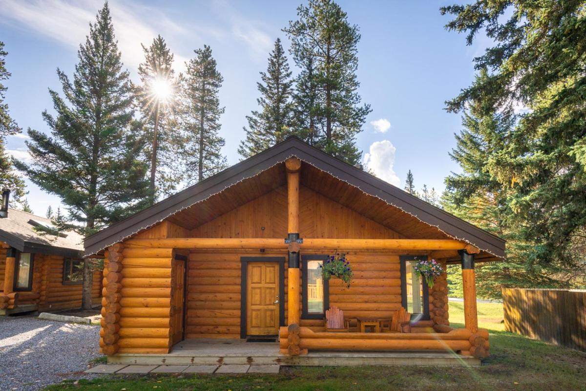 Castle Mountain Chalets ภายนอก รูปภาพ