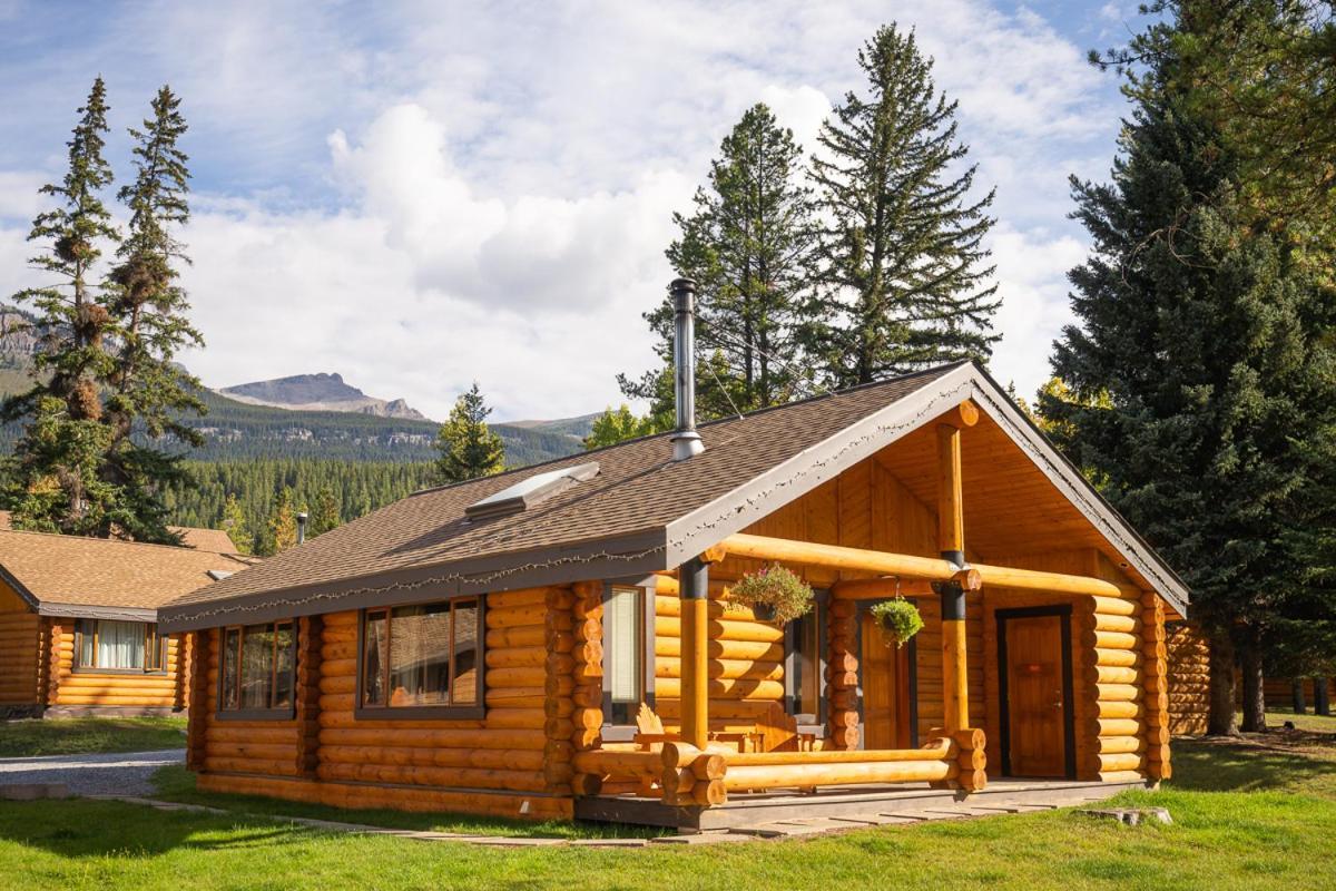 Castle Mountain Chalets ภายนอก รูปภาพ