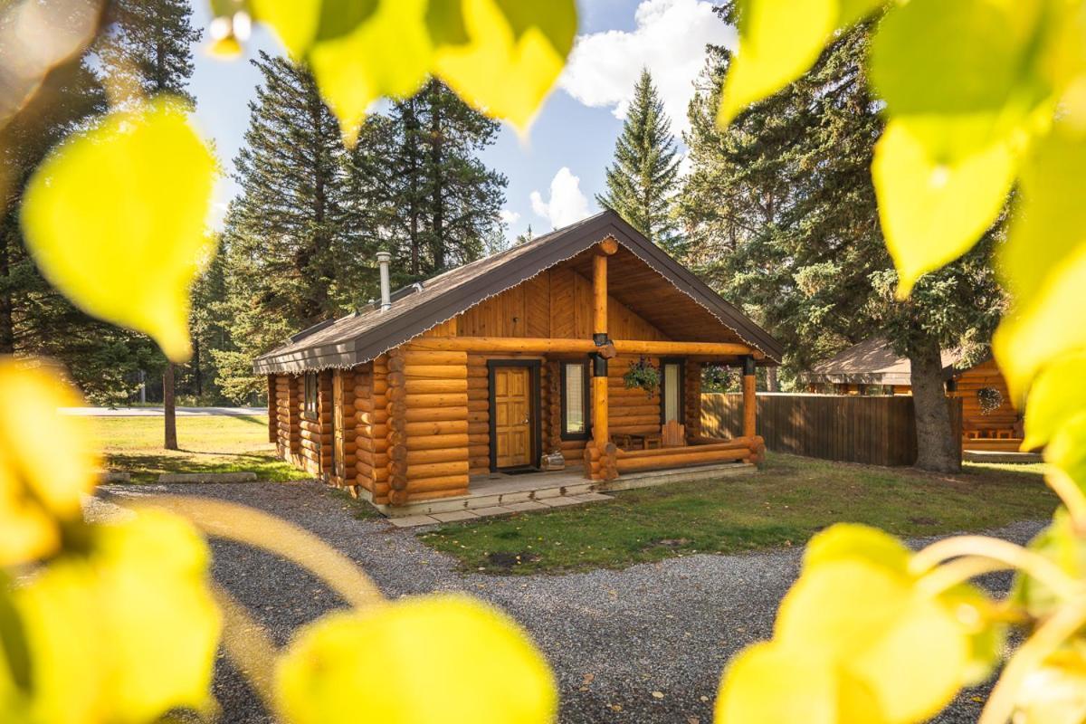 Castle Mountain Chalets ภายนอก รูปภาพ
