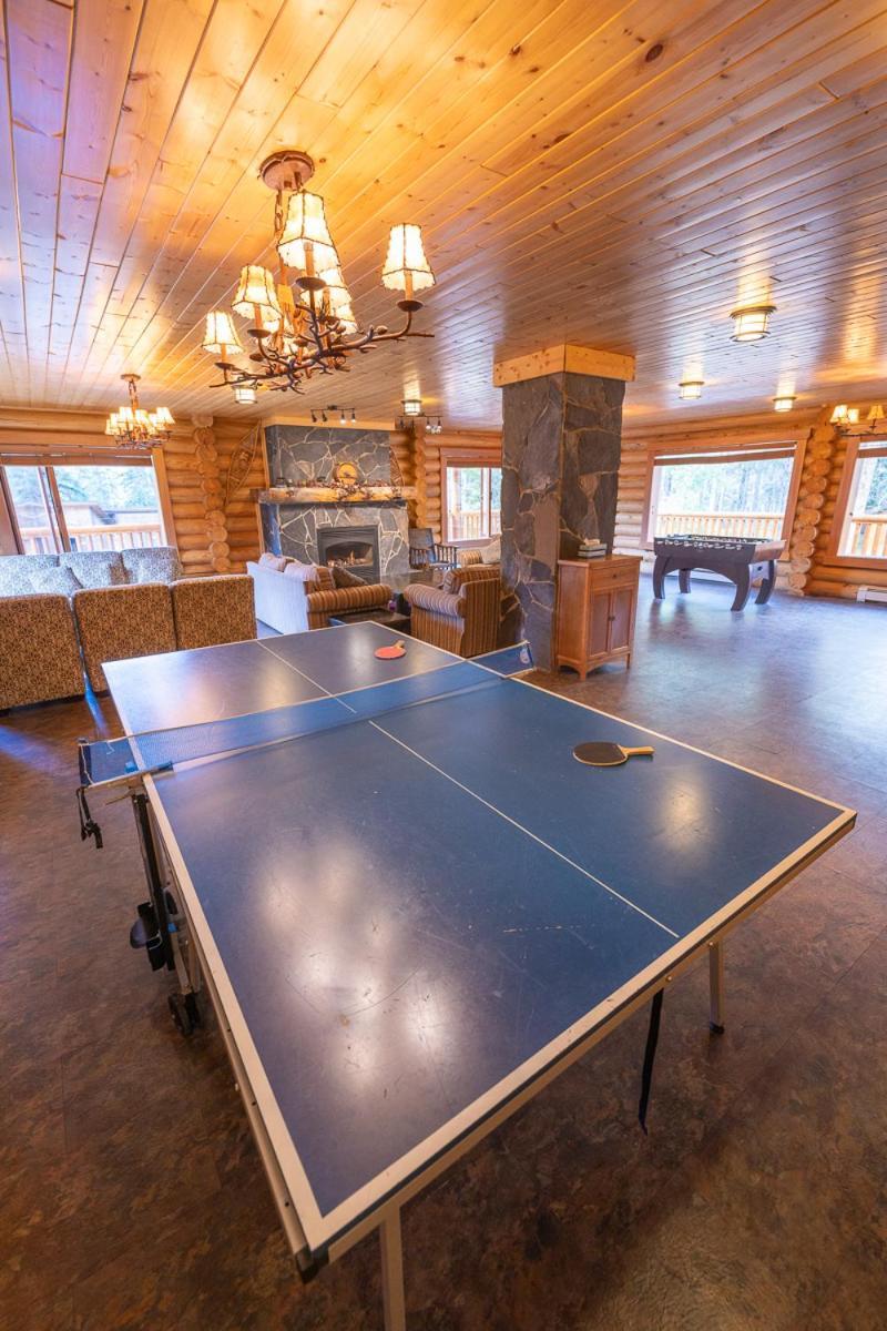 Castle Mountain Chalets ภายนอก รูปภาพ