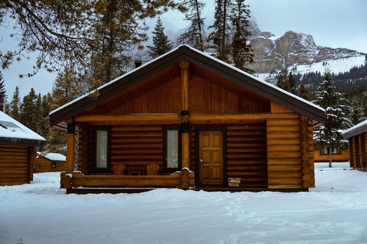 Castle Mountain Chalets ภายนอก รูปภาพ